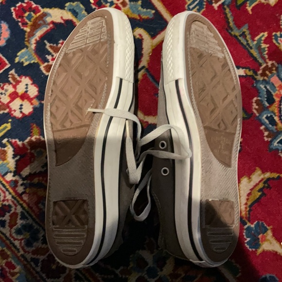 Converse - Picture 2 of 3